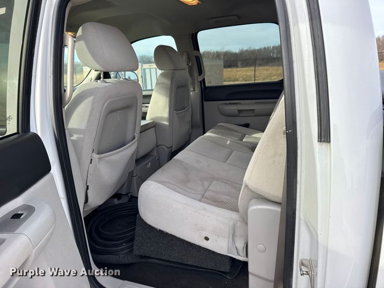 image for item EU6471 2009 Chevrolet Silverado 1500 Crew Cab pickup truck