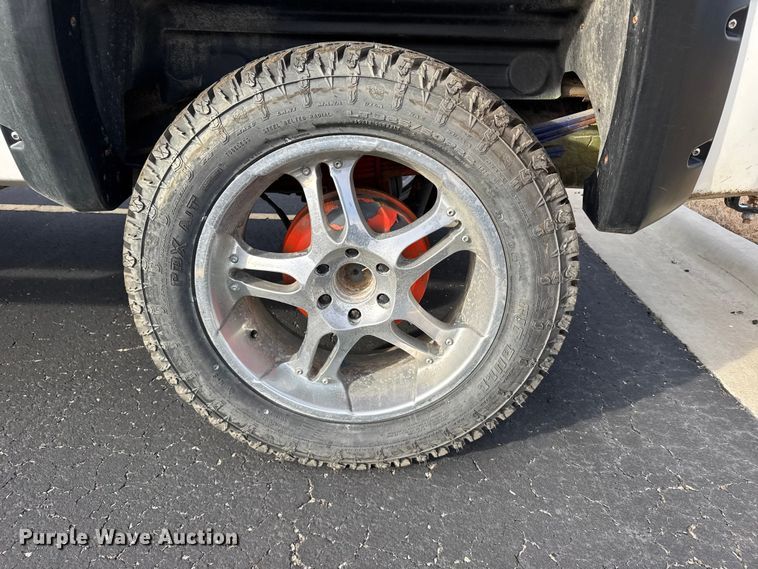 image for item EU6471 2009 Chevrolet Silverado 1500 Crew Cab pickup truck