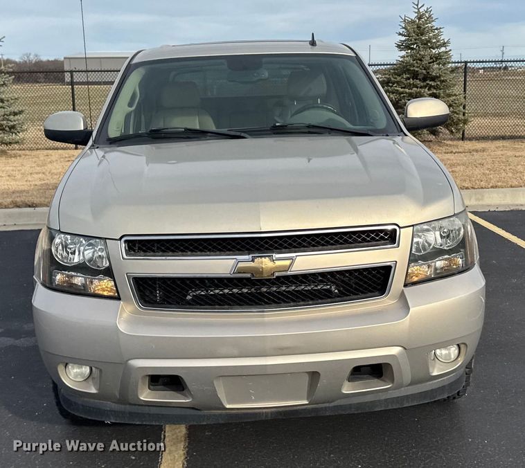 image for item EU6472 2007 Chevrolet Avalanche Crew Cab pickup truck