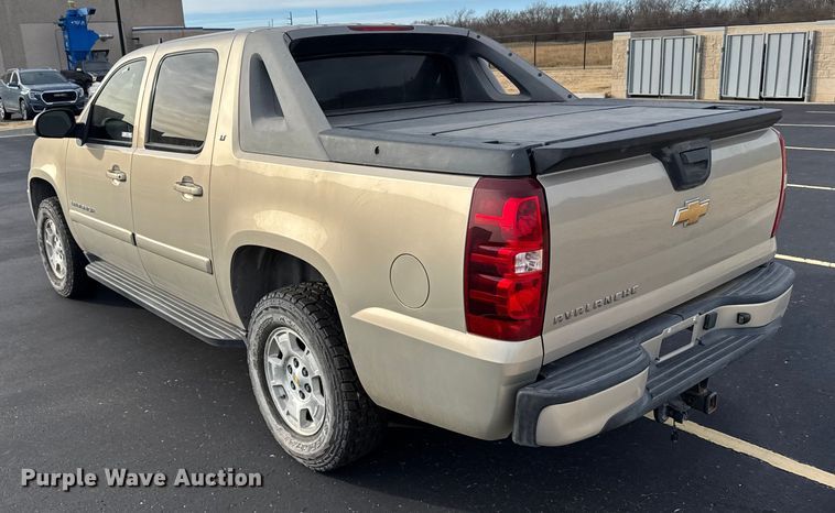 image for item EU6472 2007 Chevrolet Avalanche Crew Cab pickup truck