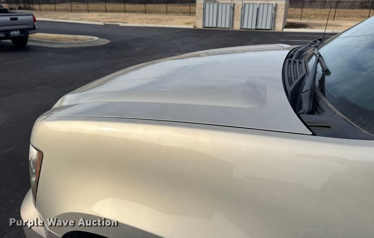 image for item EU6472 2007 Chevrolet Avalanche Crew Cab pickup truck