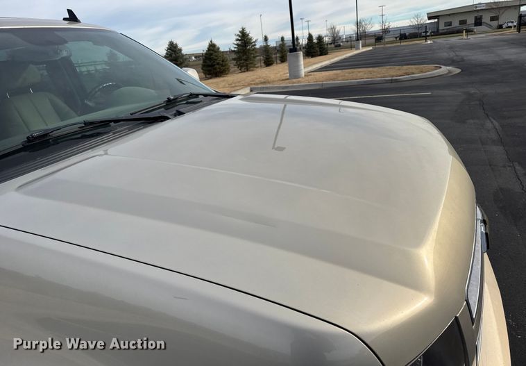 image for item EU6472 2007 Chevrolet Avalanche Crew Cab pickup truck