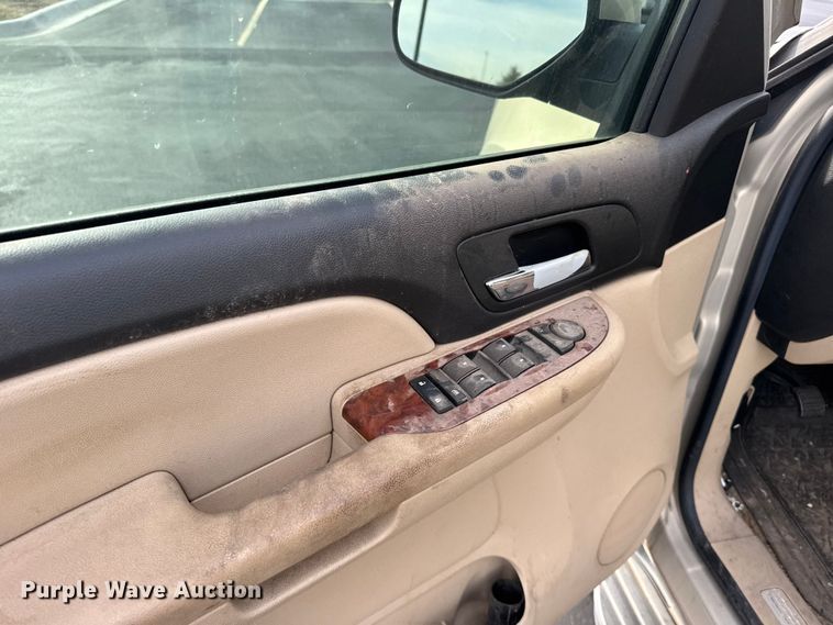 image for item EU6472 2007 Chevrolet Avalanche Crew Cab pickup truck