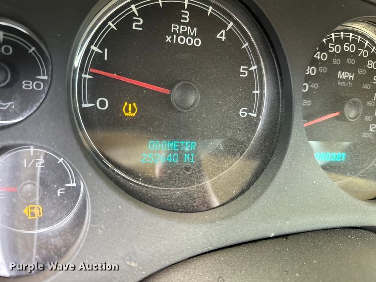 image for item EU6472 2007 Chevrolet Avalanche Crew Cab pickup truck