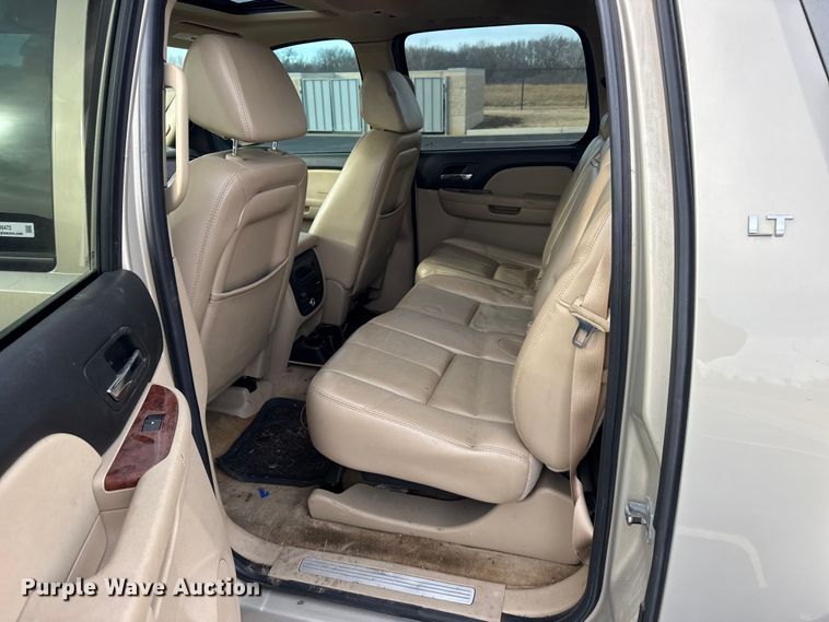 image for item EU6472 2007 Chevrolet Avalanche Crew Cab pickup truck