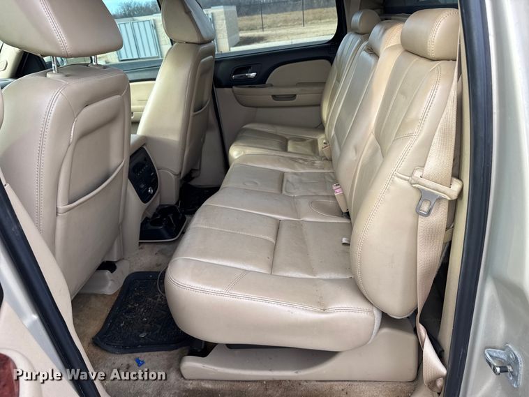 image for item EU6472 2007 Chevrolet Avalanche Crew Cab pickup truck