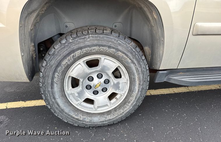 image for item EU6472 2007 Chevrolet Avalanche Crew Cab pickup truck