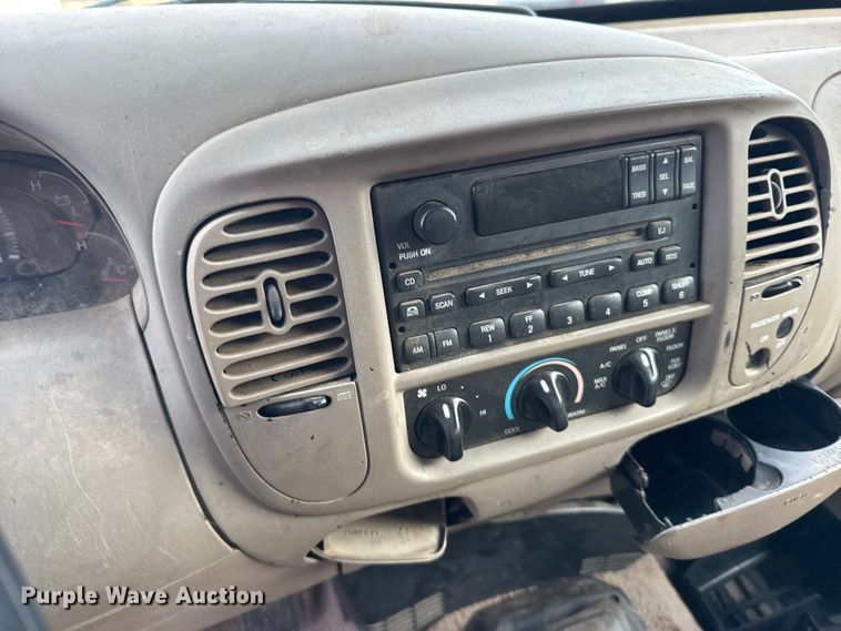 image for item EU6473 2000 Ford F150 pickup truck