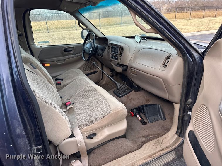 image for item EU6473 2000 Ford F150 pickup truck