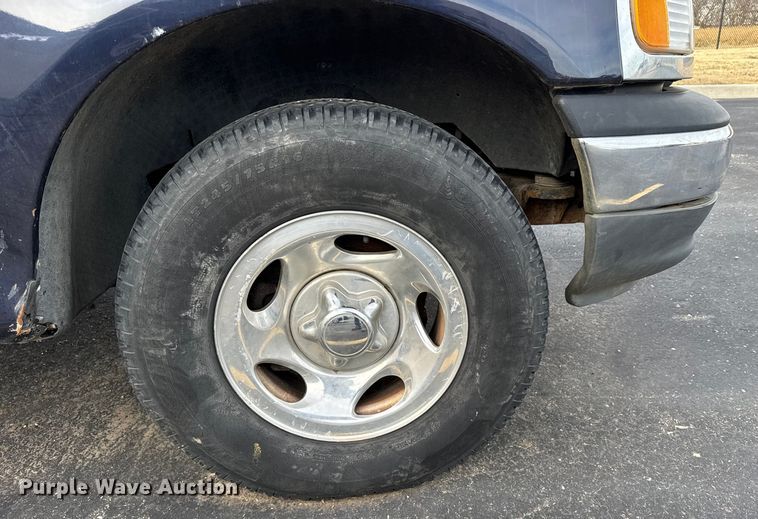 image for item EU6473 2000 Ford F150 pickup truck