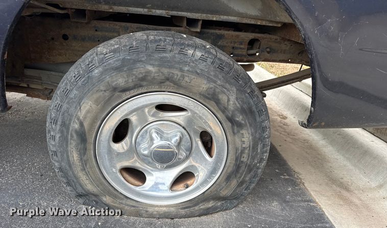 image for item EU6473 2000 Ford F150 pickup truck