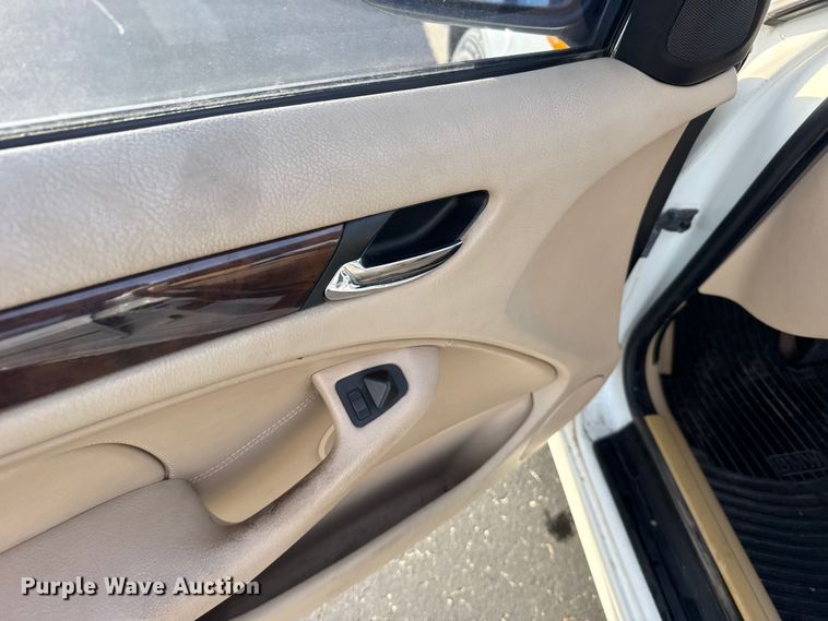 image for item EU6474 2005 BMW 325xi 