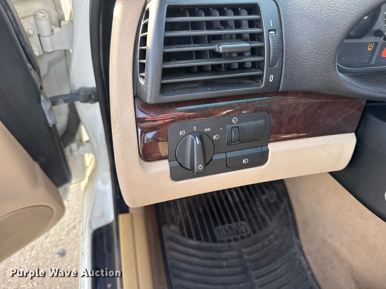 image for item EU6474 2005 BMW 325xi 