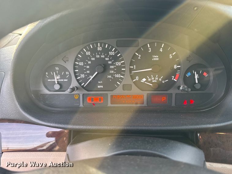 image for item EU6474 2005 BMW 325xi 