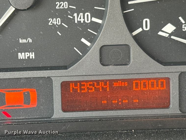 image for item EU6474 2005 BMW 325xi 