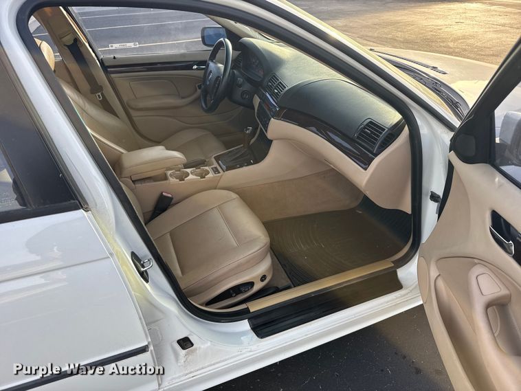 image for item EU6474 2005 BMW 325xi 