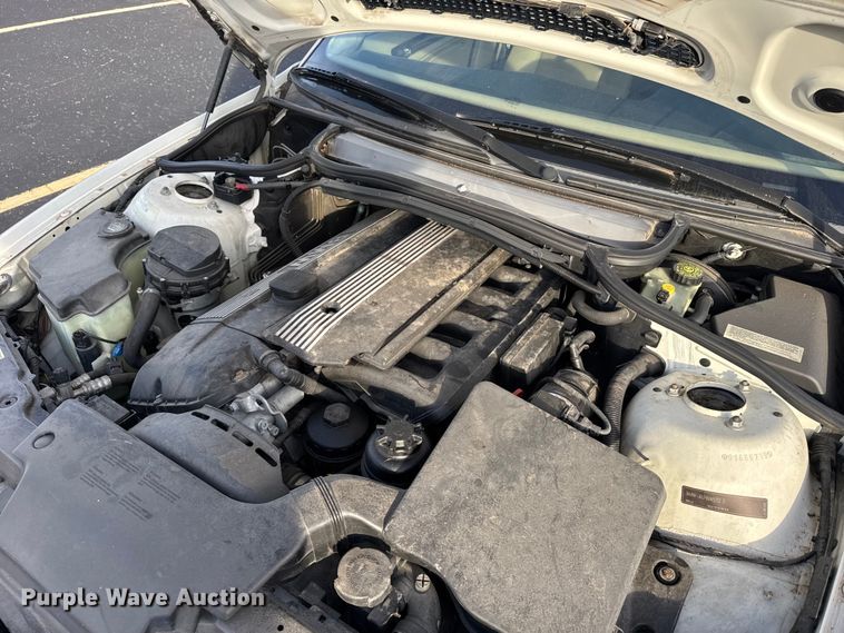 image for item EU6474 2005 BMW 325xi 