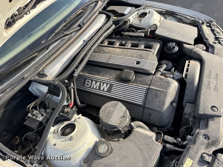 image for item EU6474 2005 BMW 325xi 