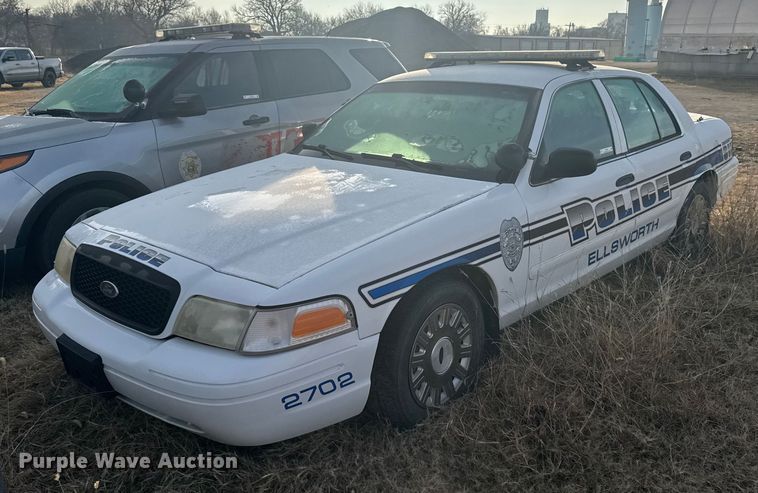 image for item EU6485 2004 Ford Crown Victoria Police Interceptor 