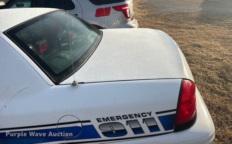 image for item EU6485 2004 Ford Crown Victoria Police Interceptor 