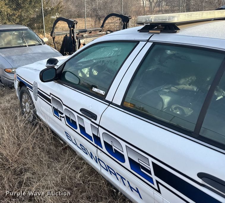 image for item EU6485 2004 Ford Crown Victoria Police Interceptor 