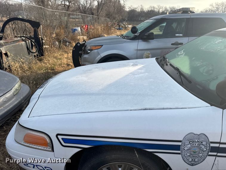 image for item EU6485 2004 Ford Crown Victoria Police Interceptor 