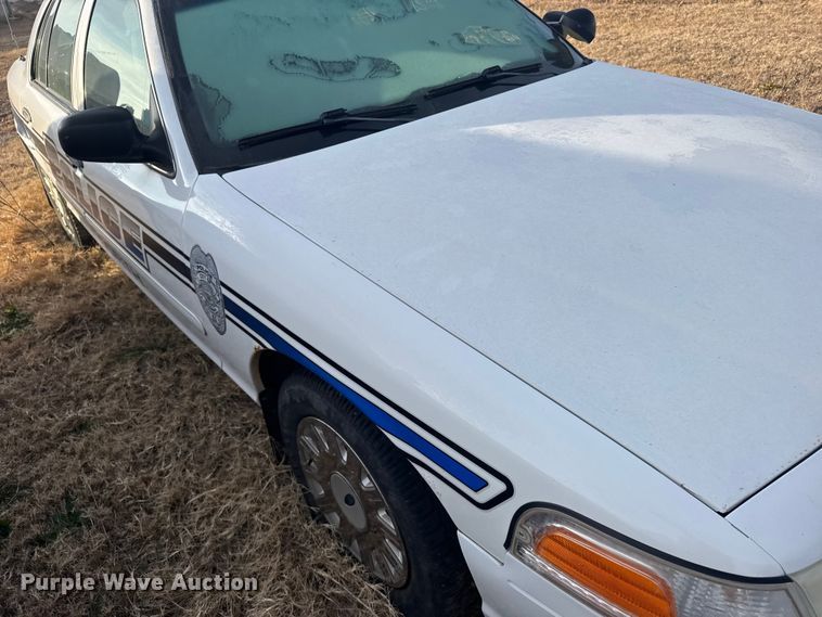 image for item EU6485 2004 Ford Crown Victoria Police Interceptor 