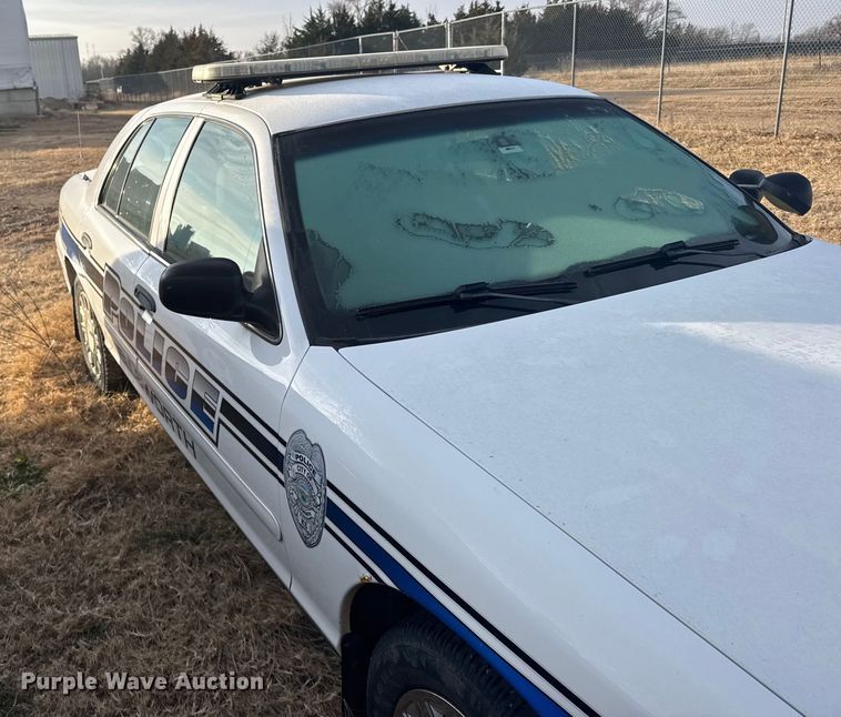 image for item EU6485 2004 Ford Crown Victoria Police Interceptor 