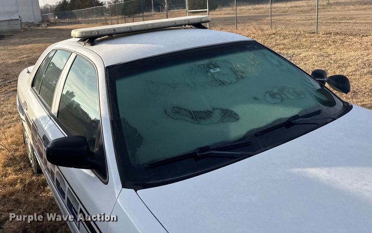 image for item EU6485 2004 Ford Crown Victoria Police Interceptor 