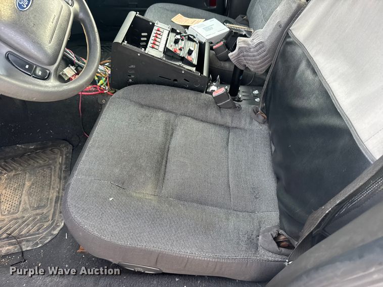 image for item EU6485 2004 Ford Crown Victoria Police Interceptor 