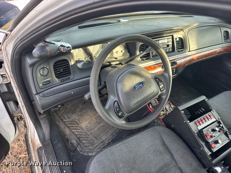 image for item EU6485 2004 Ford Crown Victoria Police Interceptor 