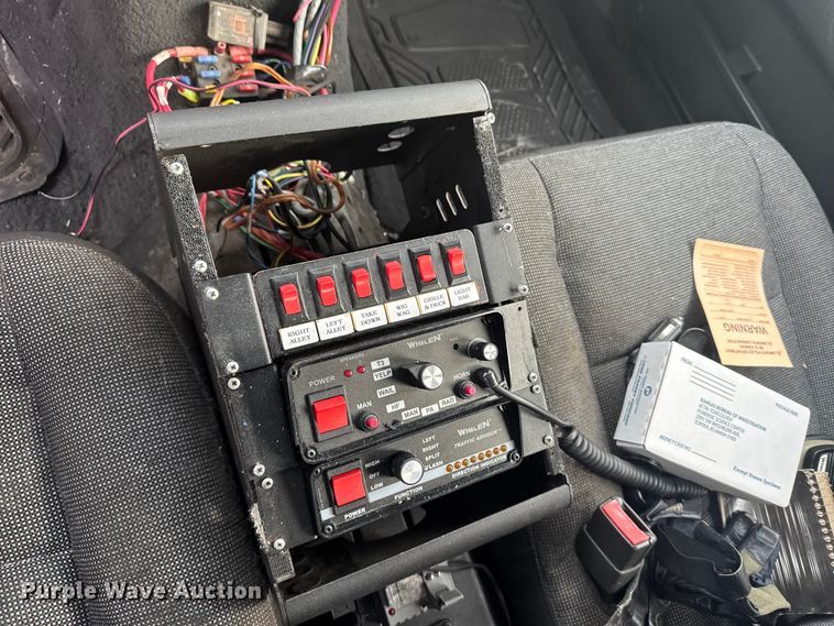 image for item EU6485 2004 Ford Crown Victoria Police Interceptor 