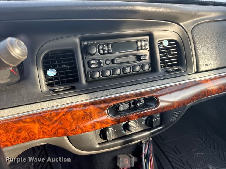 image for item EU6485 2004 Ford Crown Victoria Police Interceptor 