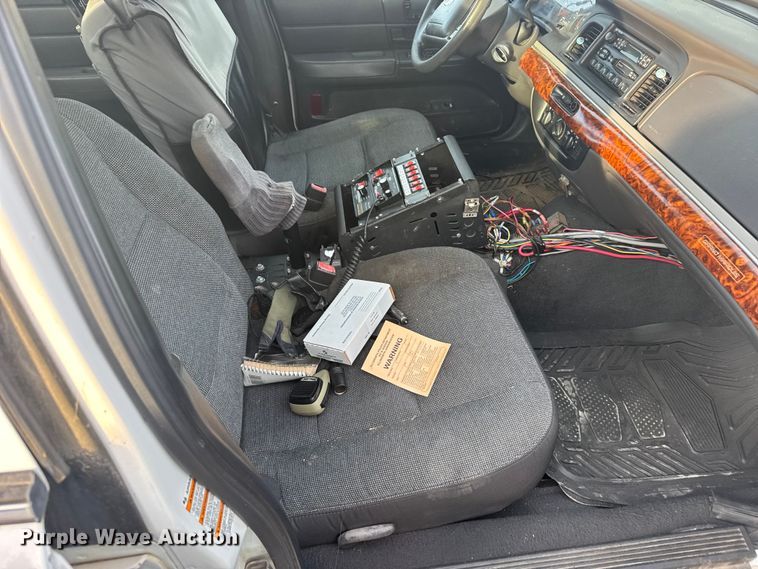 image for item EU6485 2004 Ford Crown Victoria Police Interceptor 