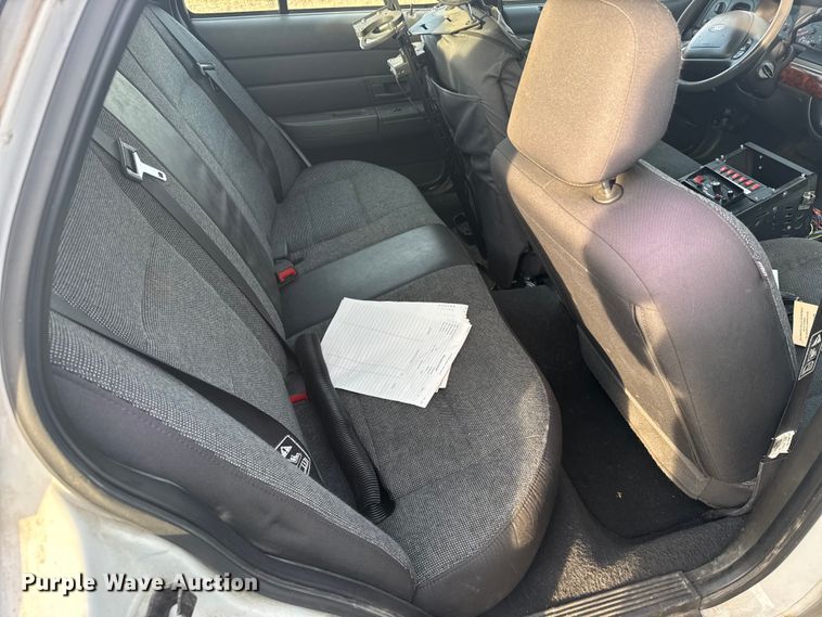 image for item EU6485 2004 Ford Crown Victoria Police Interceptor 