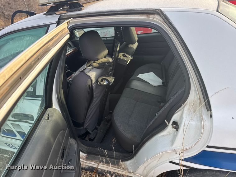 image for item EU6485 2004 Ford Crown Victoria Police Interceptor 