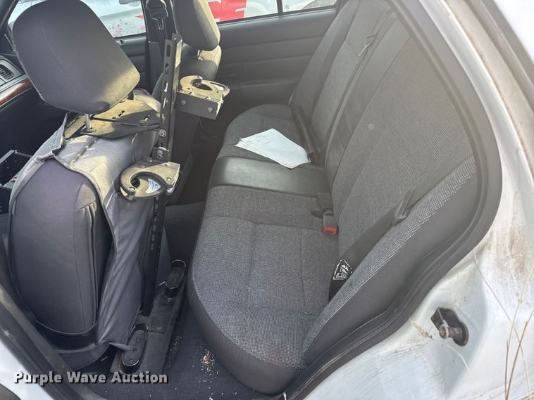 image for item EU6485 2004 Ford Crown Victoria Police Interceptor 