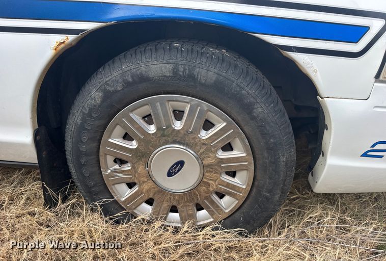 image for item EU6485 2004 Ford Crown Victoria Police Interceptor 