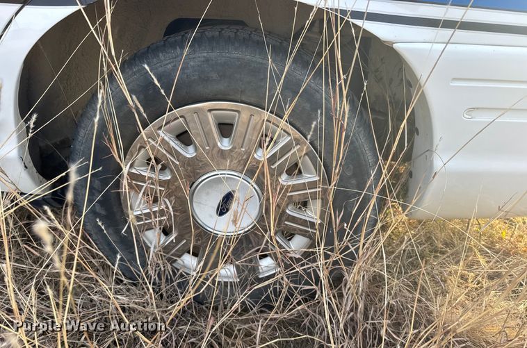 image for item EU6485 2004 Ford Crown Victoria Police Interceptor 