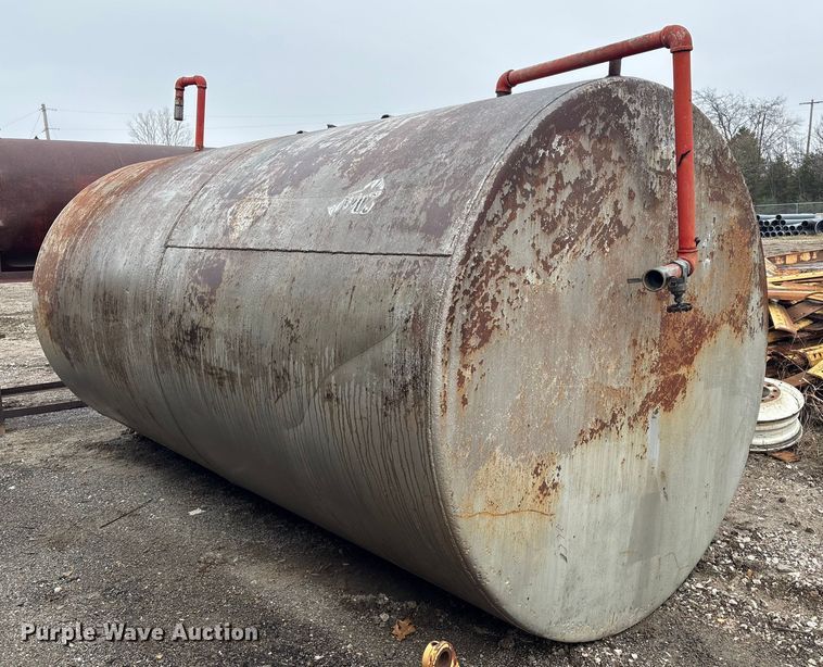 image for item EV2585 4000 gallon tank