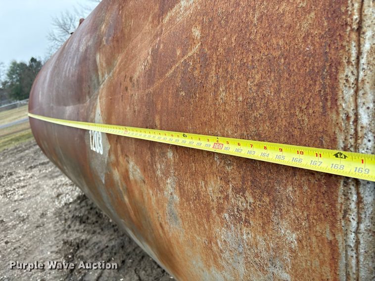 image for item EV2585 4000 gallon tank