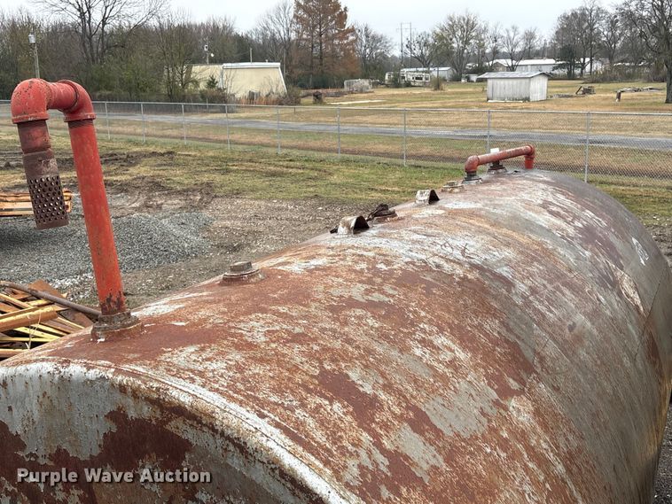 image for item EV2585 4000 gallon tank