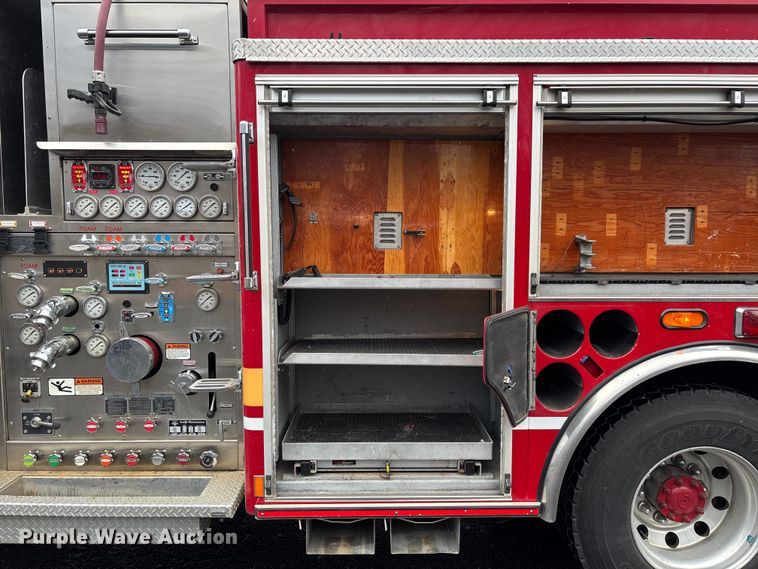 image for item EV3389 2004 American Lafrance Eagle pumper fire truck