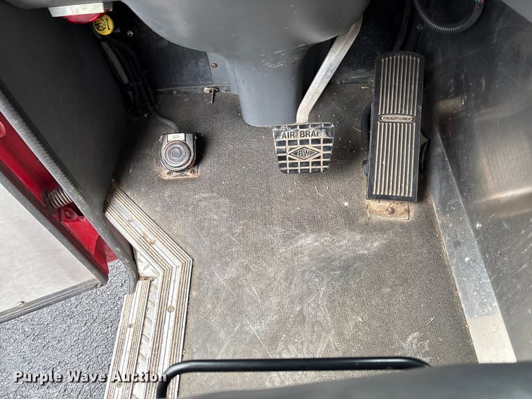 image for item EV3389 2004 American Lafrance Eagle pumper fire truck