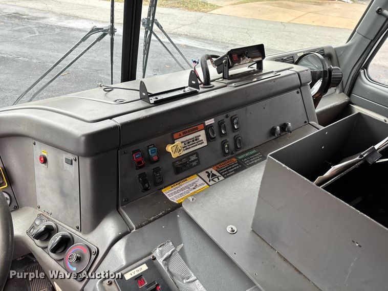 image for item EV3389 2004 American Lafrance Eagle pumper fire truck