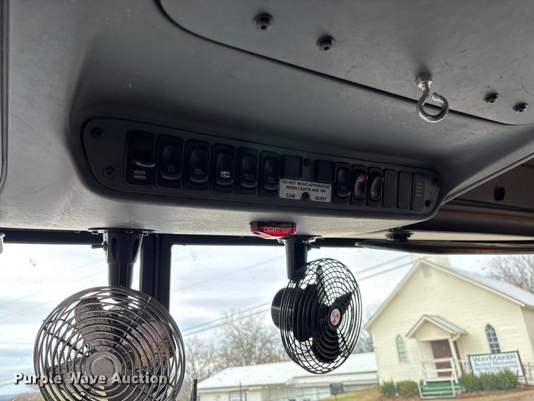 image for item EV3389 2004 American Lafrance Eagle pumper fire truck