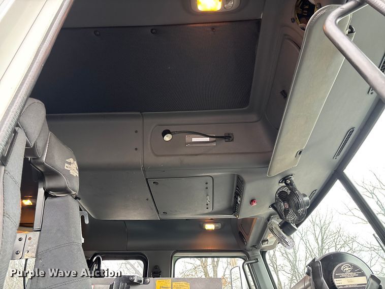 image for item EV3389 2004 American Lafrance Eagle pumper fire truck