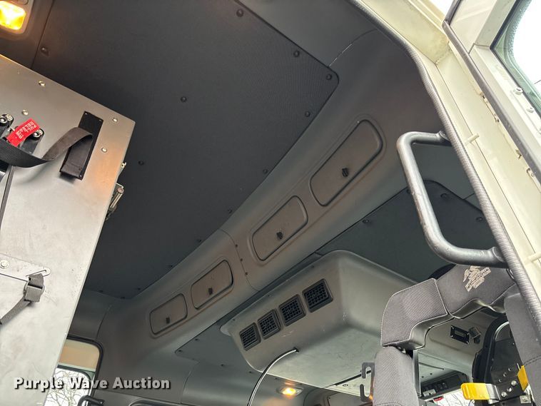 image for item EV3389 2004 American Lafrance Eagle pumper fire truck