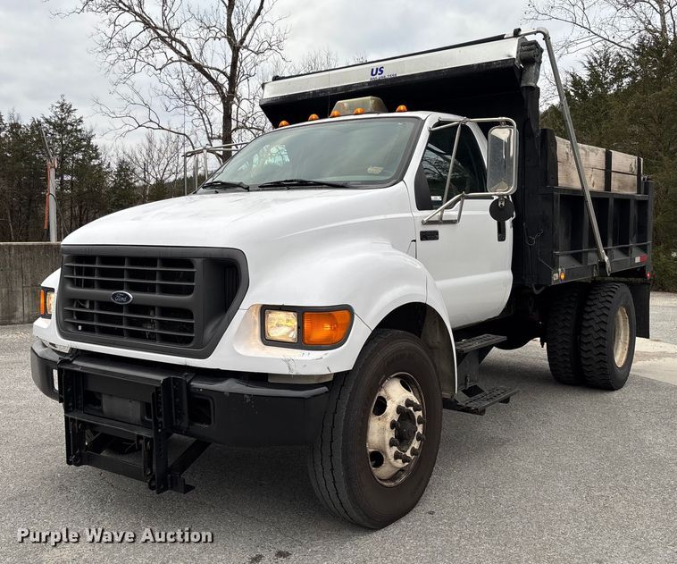 image for item EV3489 2002 Ford F650 dump truck