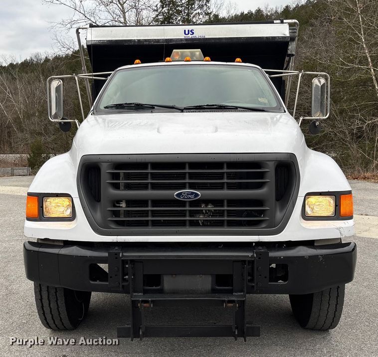 image for item EV3489 2002 Ford F650 dump truck